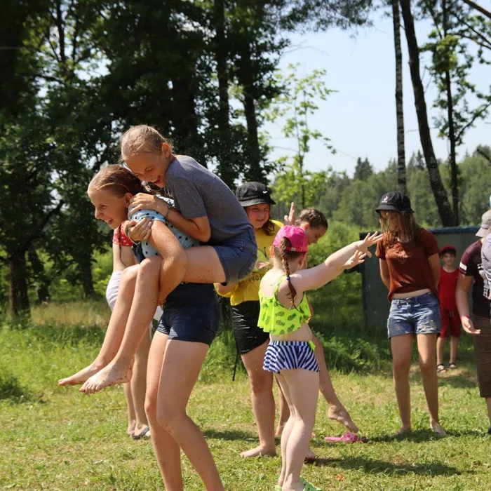 Игровая программа "День рожденья только раз в году".