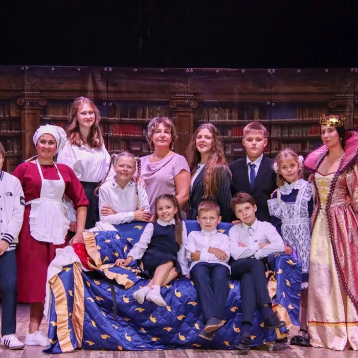 Театрализованное представление «В гостях у Королевы знаний»