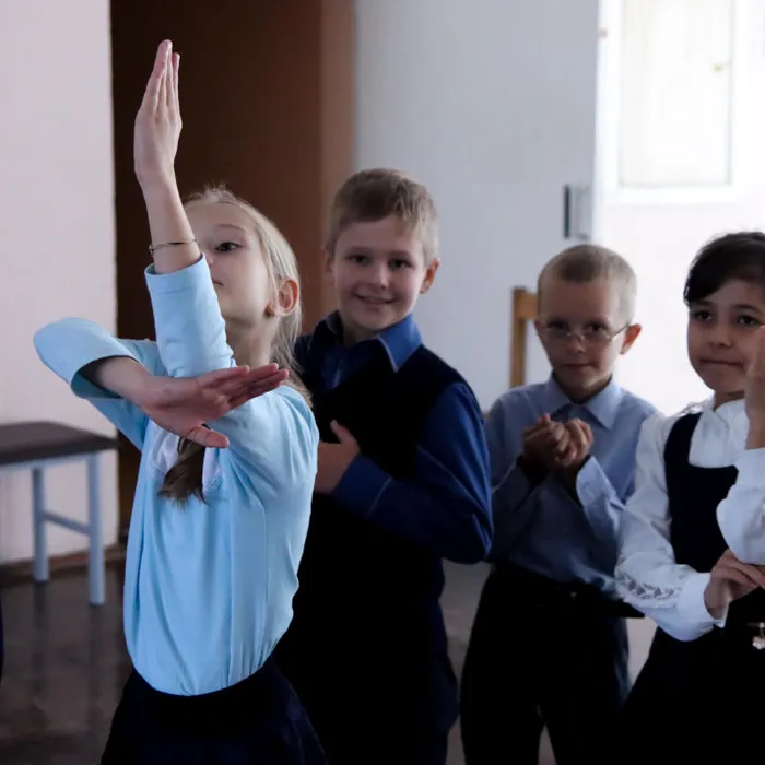 "Внимание! Опасные приборы."