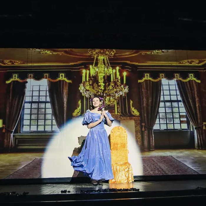 «Весь мир театр»