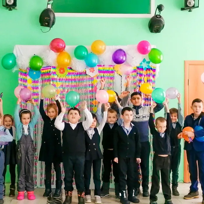 "Детство без слез"