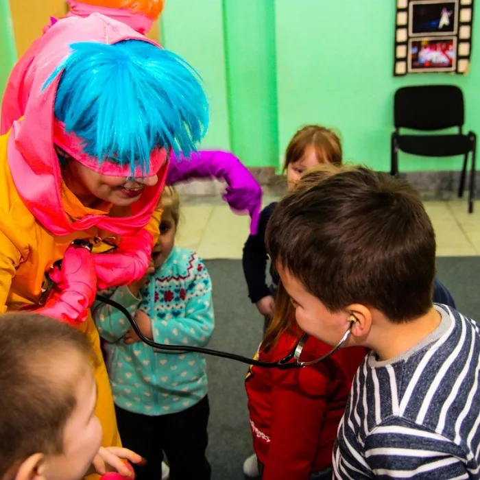 "Супергерой меняет профессию"